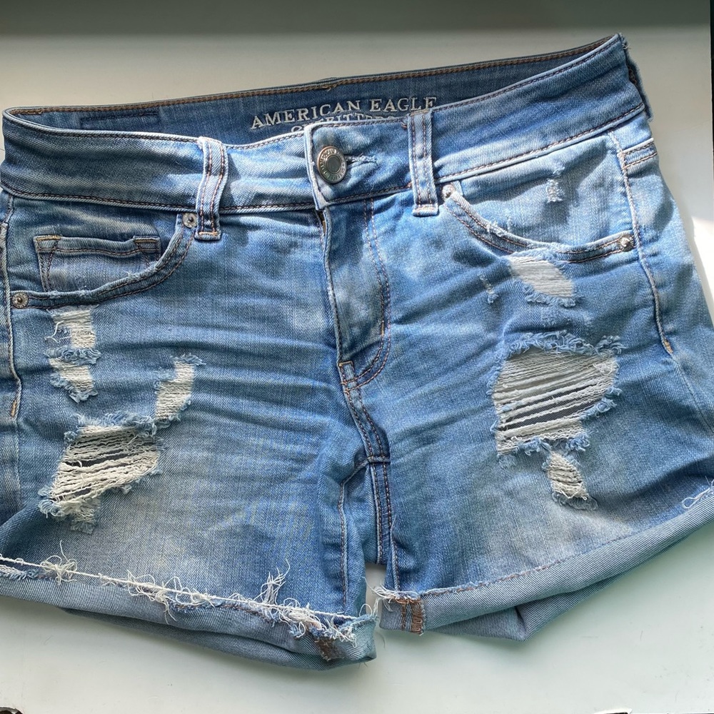 AMERICAN EAGLE SHORT